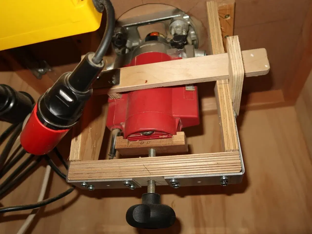 Billede 2 - Overfræser med bord