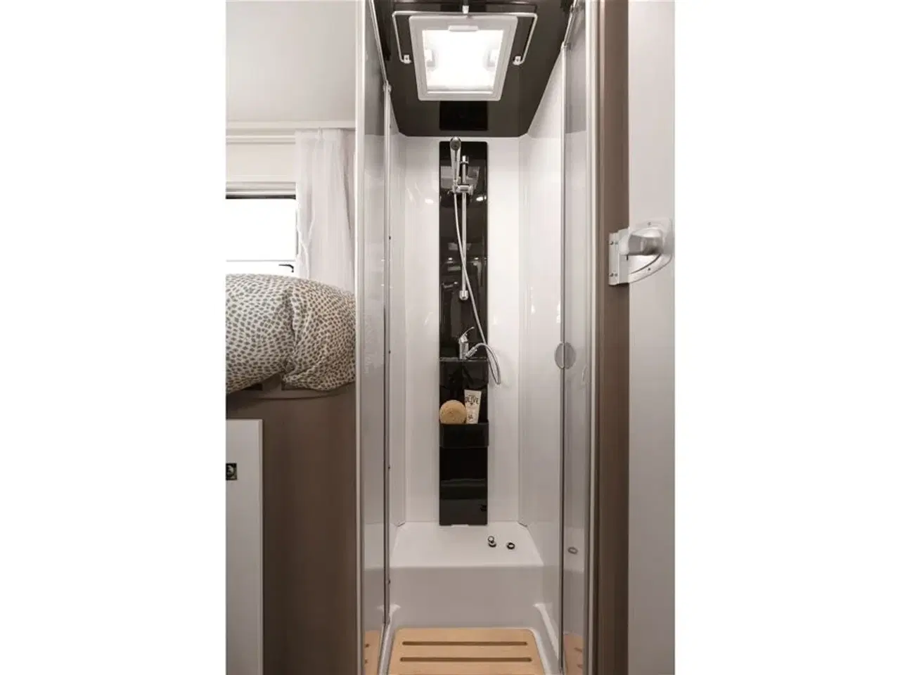Billede 11 - 2025 - Etrusco T 7400 SB Aut   Etrusco By Hymer – Italiensk Kvalitet og Komfort fra Hinshøj Caravan
