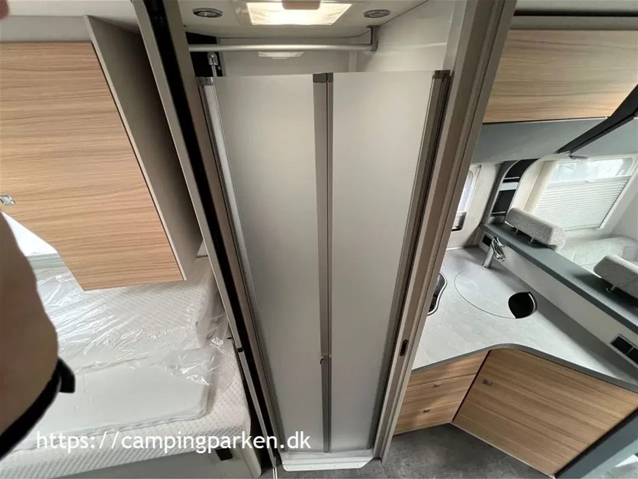 Billede 15 - 2022 - Dethleffs Pulse T 7051 DBM GT   Luksuscamper fra tyske Dethleffs, topmodellen i deltintegereret klassen