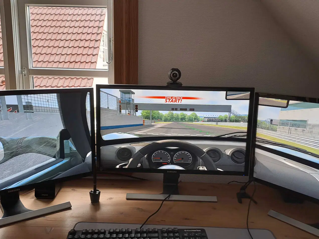 Billede 2 - Samsung 3 x 28" 4K UHD skærm setup