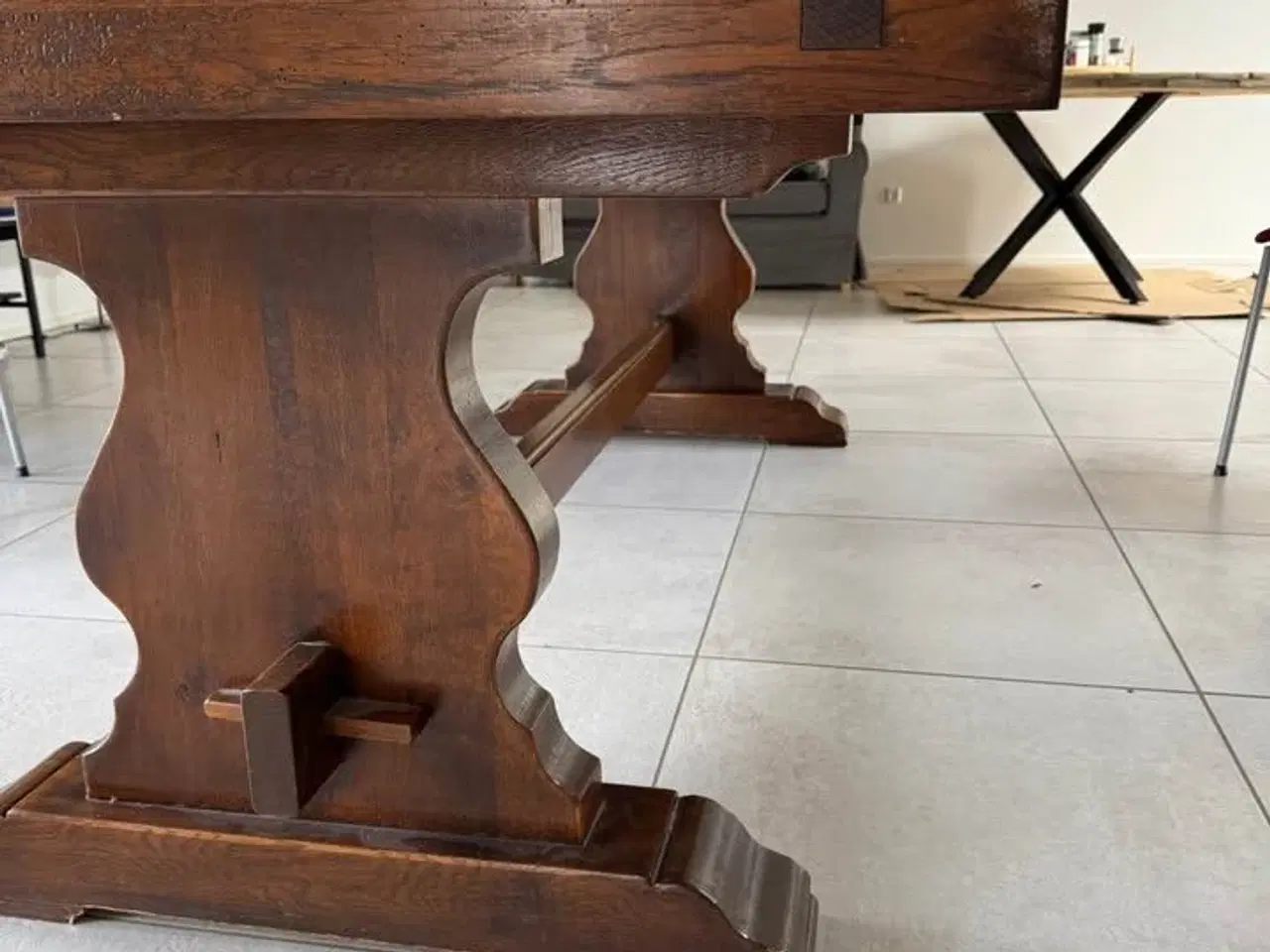 Billede 4 - Lækkert spisebord med 2 ekstra plader