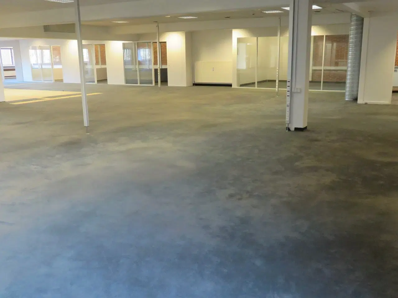 Billede 2 - Suveræn Beliggenhed – Kontor. Showroom. Klinik. Gaming mm.