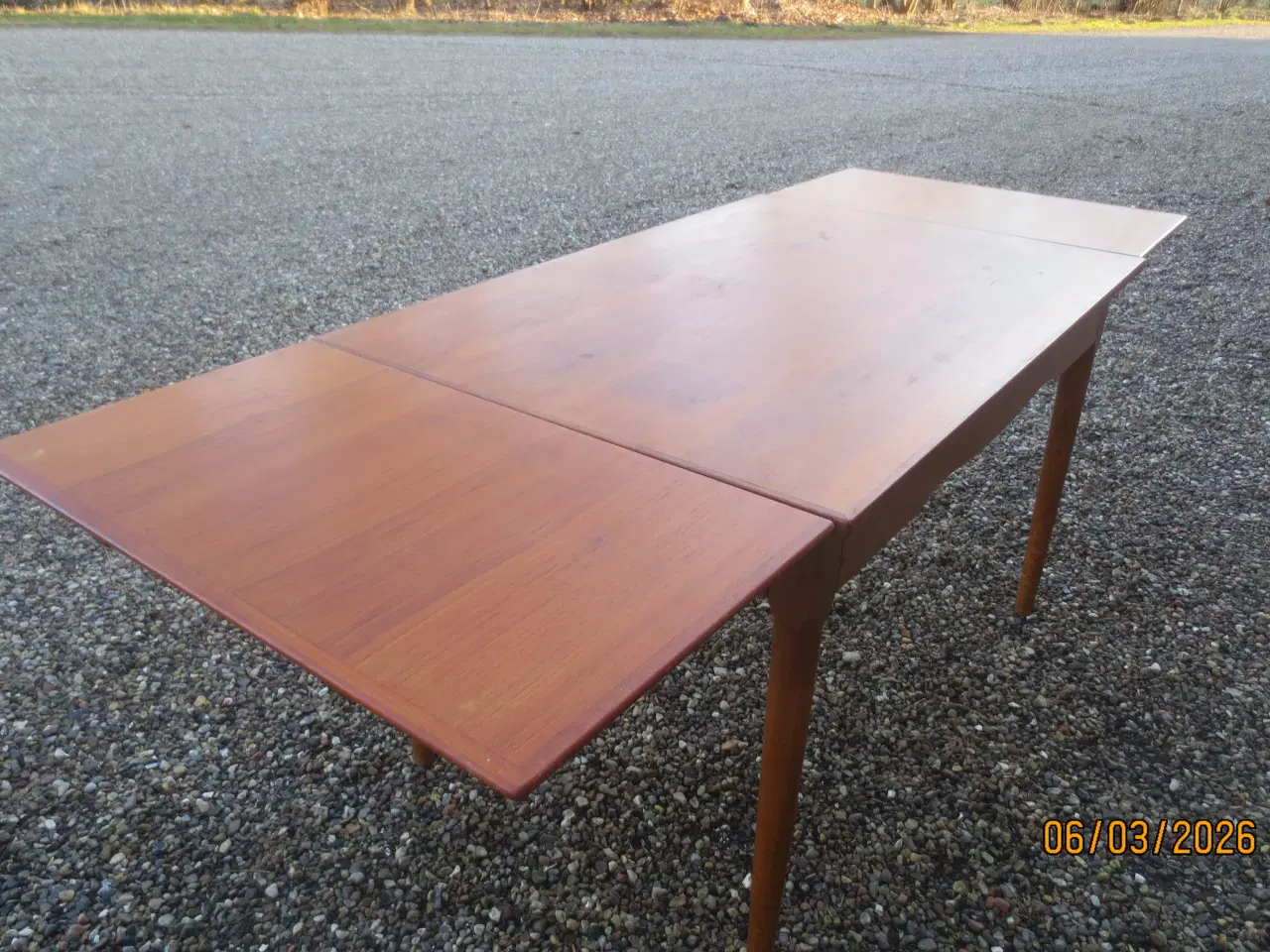 Billede 1 - 1 stk Teak Spisebord med Hollandsk udtræk