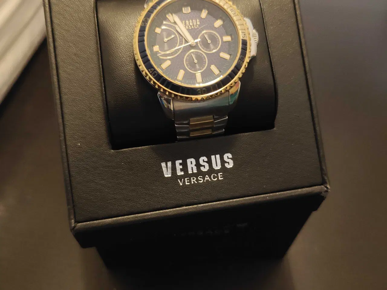 Billede 2 - Smukt og velholdt Versus Versace herreur.