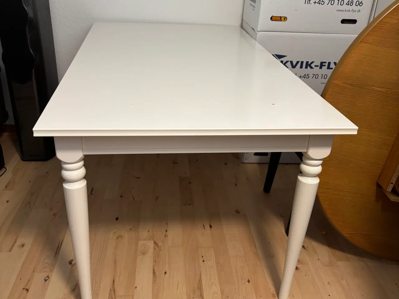 Billede 2 - Hvidt spisebord med udtræk 150/215x87 cm