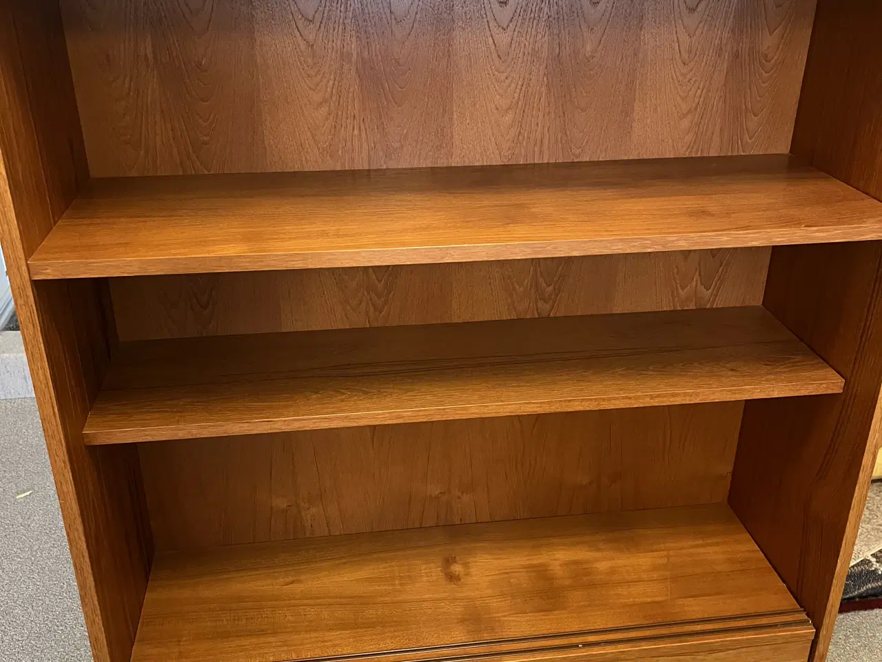 Billede 4 - Reoler i teaktræs finer