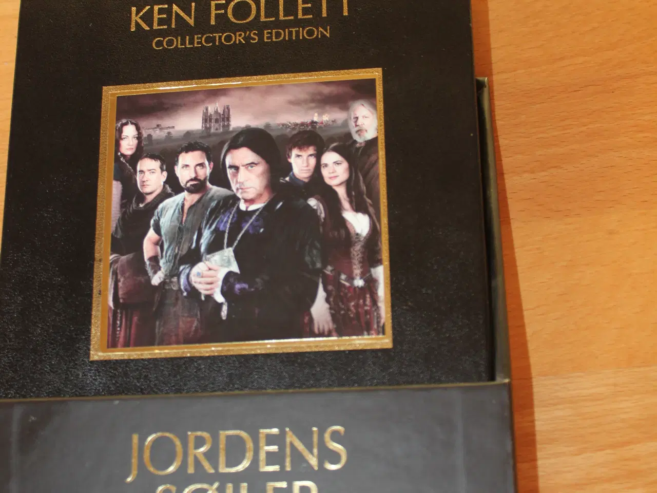 Billede 1 - Ken Follett Jordens Søjler Blu-ray Collector's Edi