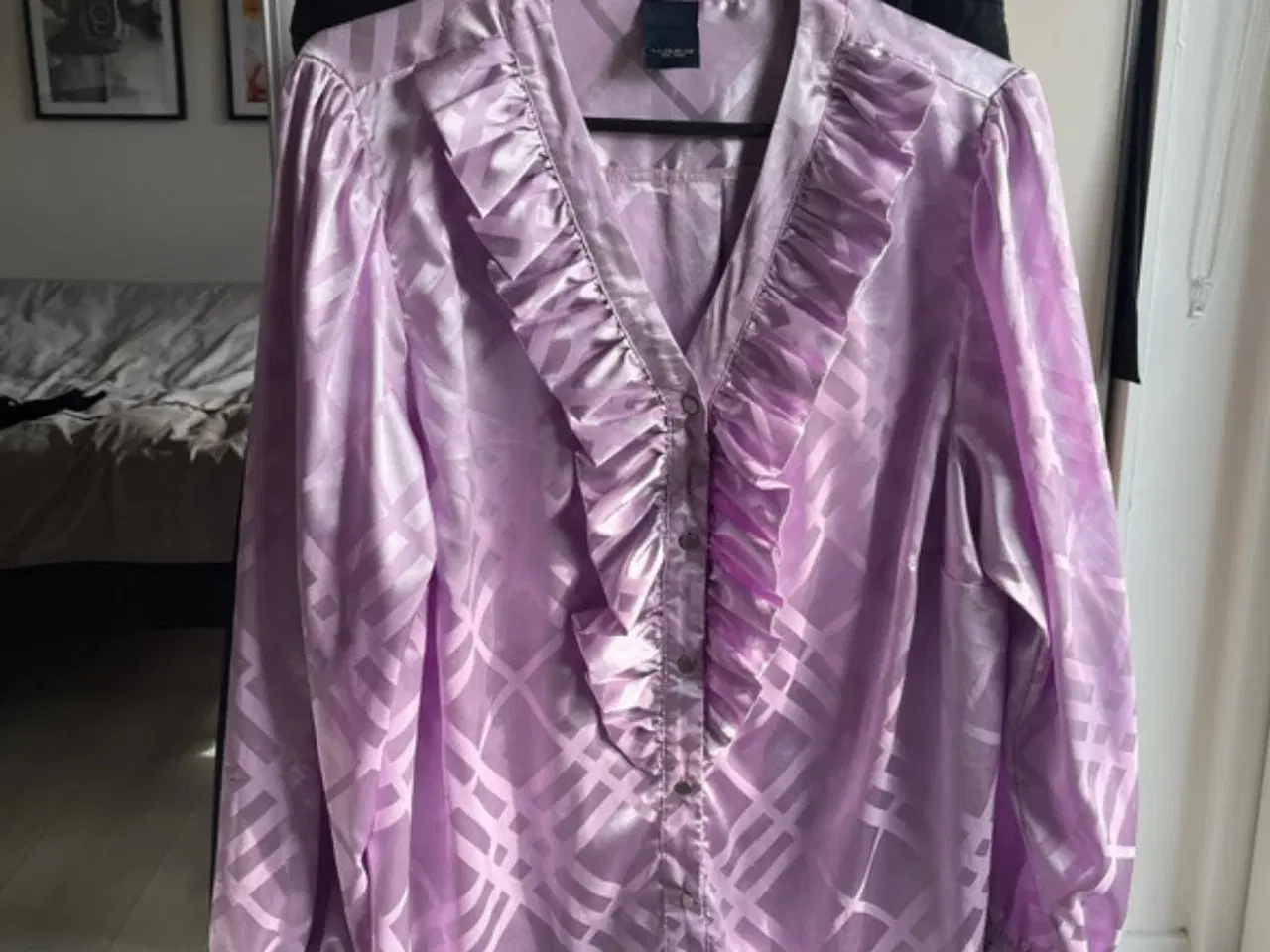 Billede 1 - Dejlig bluse