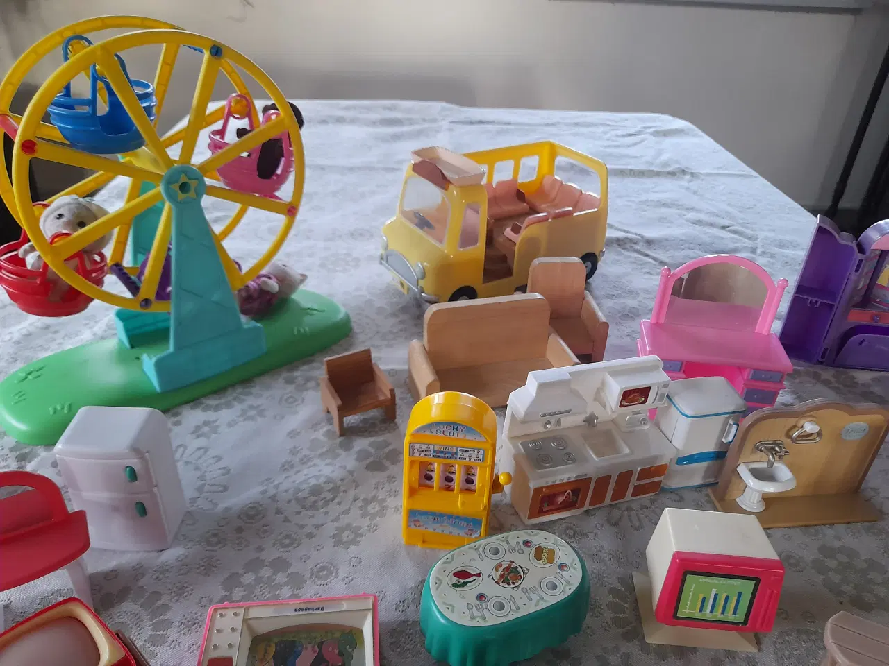 Billede 5 - Samling af Sylvanian families, mange dele.