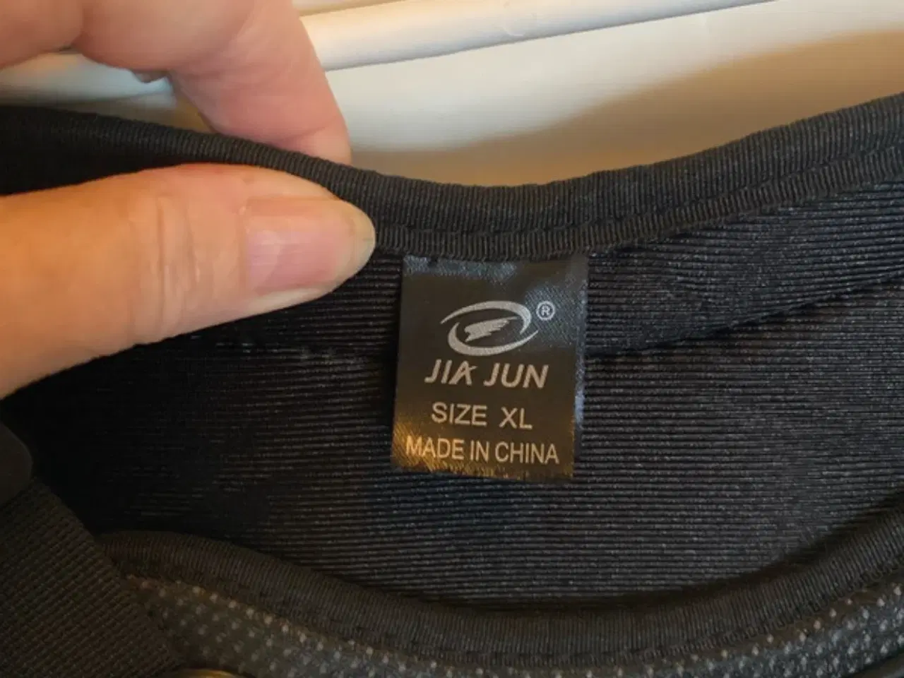 Billede 4 - Beskyttelses skjold til bryst og ryg