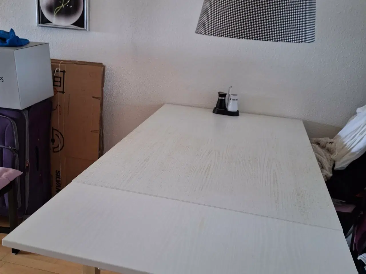 Billede 1 - Flot hvidt spisebord med udtrak