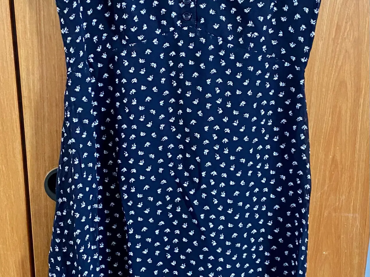 Billede 1 - Mørkeblå kjole til salg