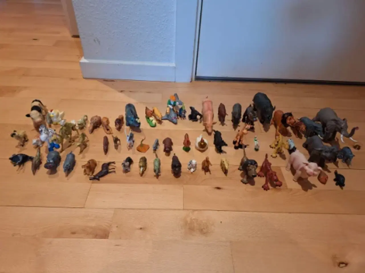 Billede 1 - 62 Dyrefigurer Sæt