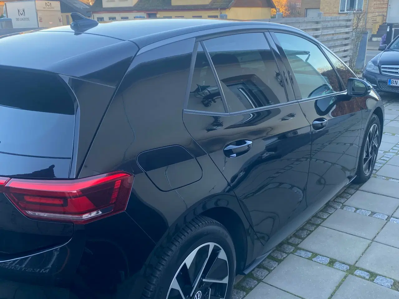 Billede 1 - Helårsdæk på alufælge - ingen ridser