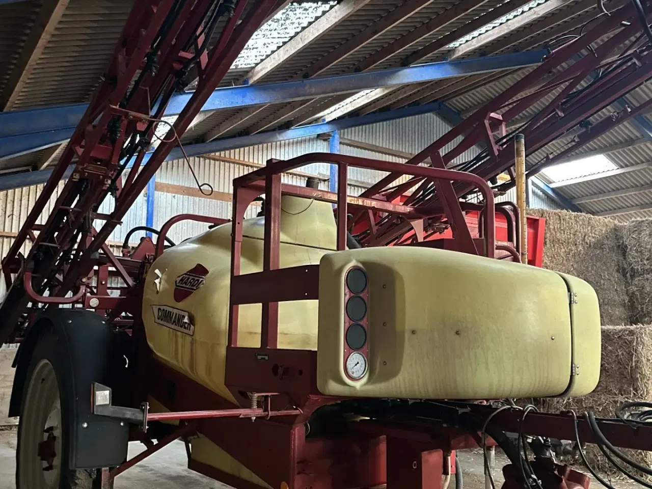 Billede 2 - Hardi commander 20/24 meter. Holder syn til 3 måned 2027. Meget velholdt sprøjte