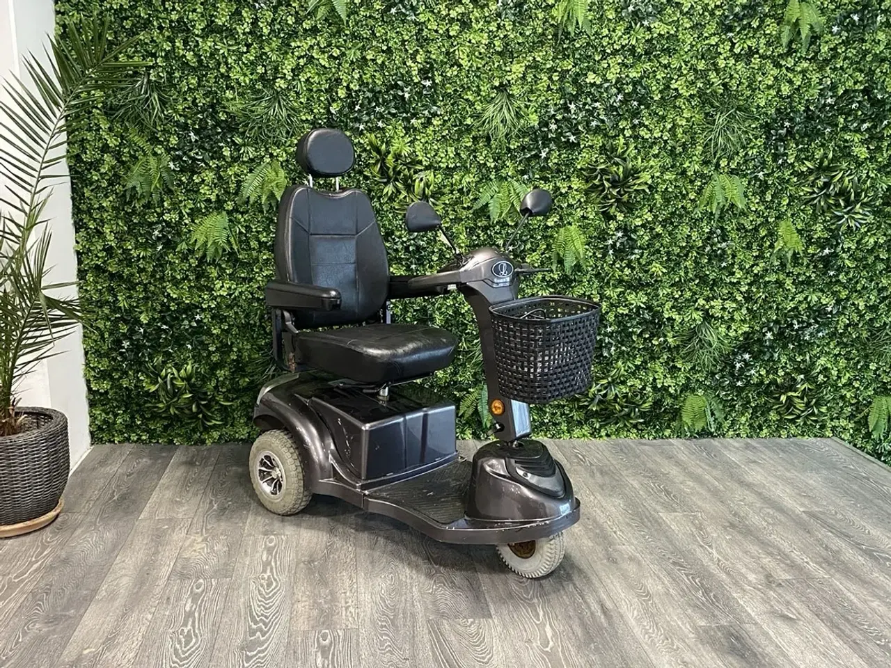 Billede 1 - LM-450 grå