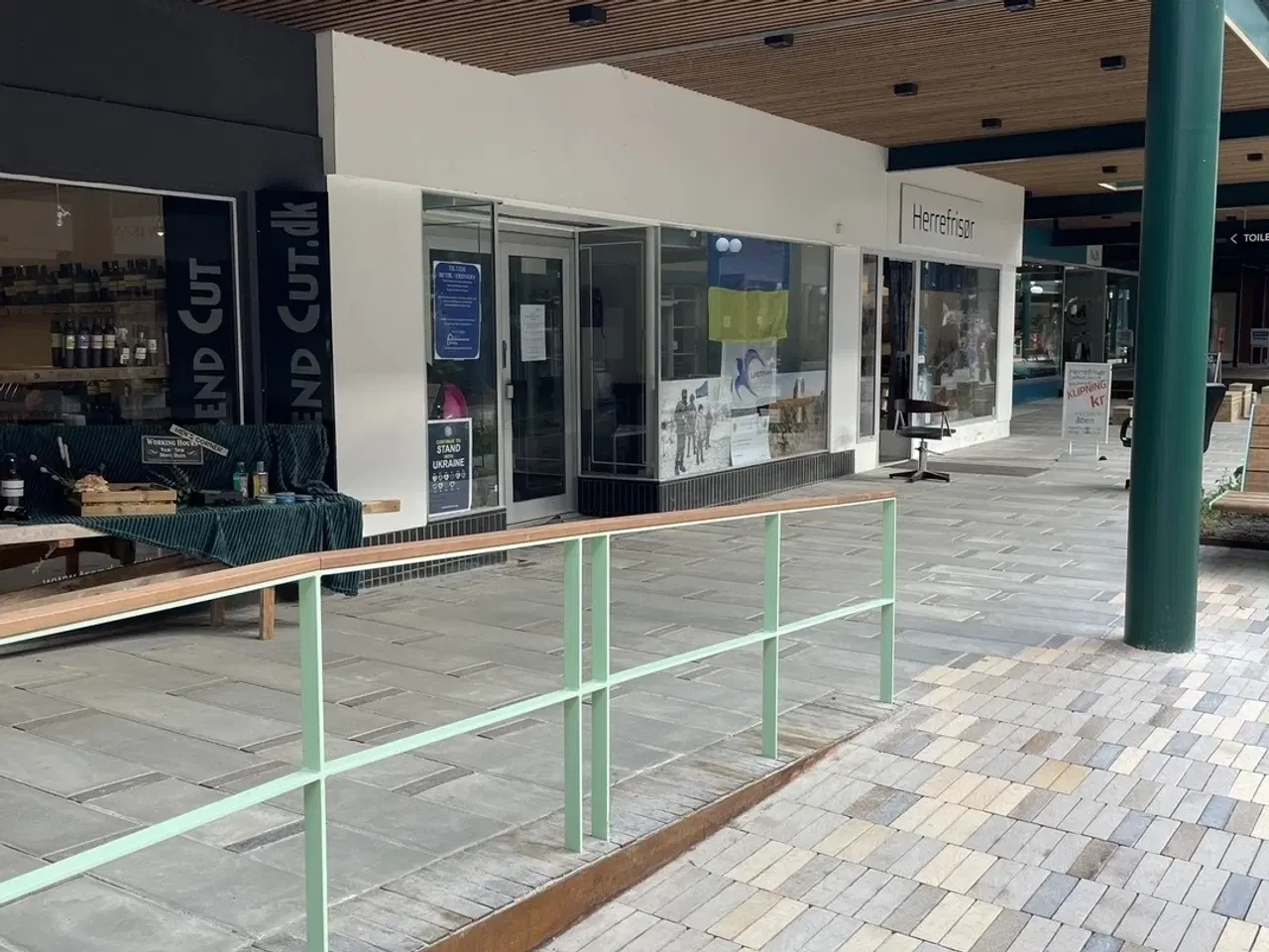 Billede 3 - Butik med stor facade mod strøget i Ikast