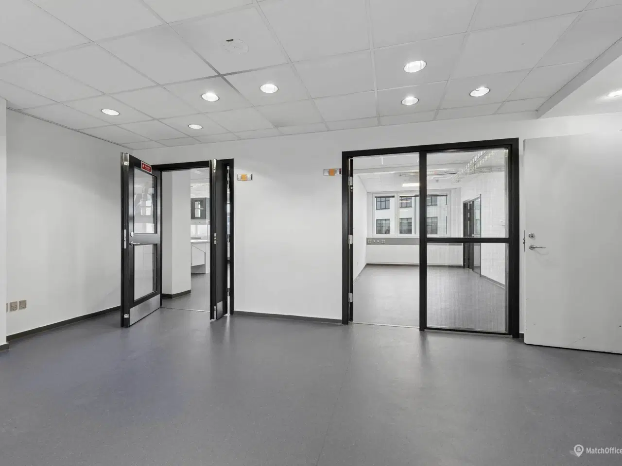 Billede 6 - Moderne og lyst laboratorium med kontor tæt på metro