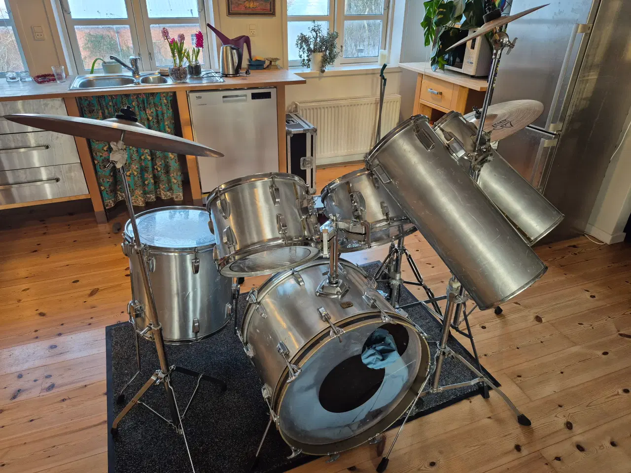 Billede 2 - godt, men brugt trommesæt