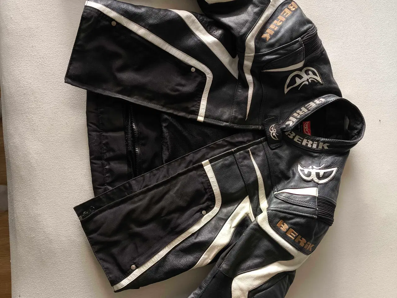 Billede 1 - Berik 2 delt læderdragt