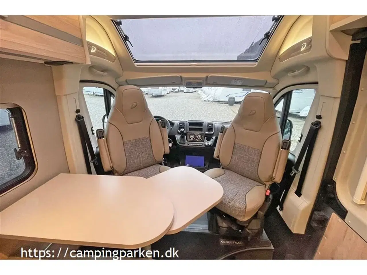 Billede 6 - 2024 - Dethleffs Globetrail CVD 600 ER Advantage   Udlejes: Ny camper van på 6 meter med enkeltsenge og automatgear