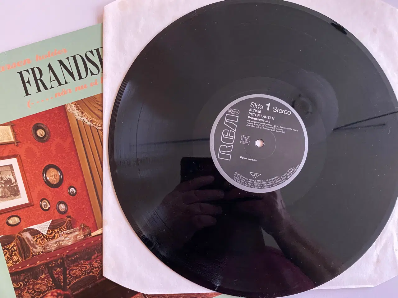 Billede 2 - LP. Peter Larsen ‎– Frandsens Jul