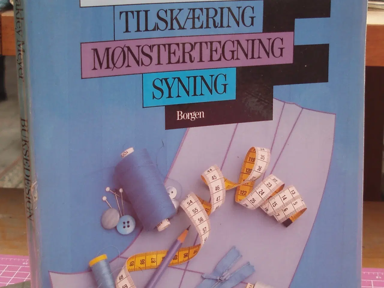 Billede 1 - Buksedesign, tilskæring, mønstertegning, syning