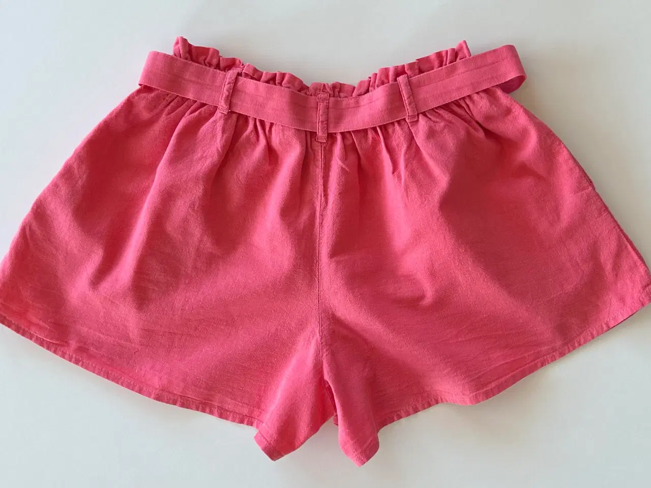 Billede 3 - H&M shorts med bindebælte, str. 140 - NYE!