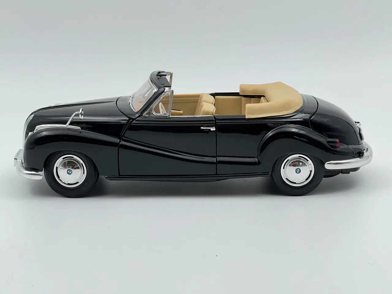 Billede 3 - 1955 BMW 502 V8 Baur-Cabriolet 1:18