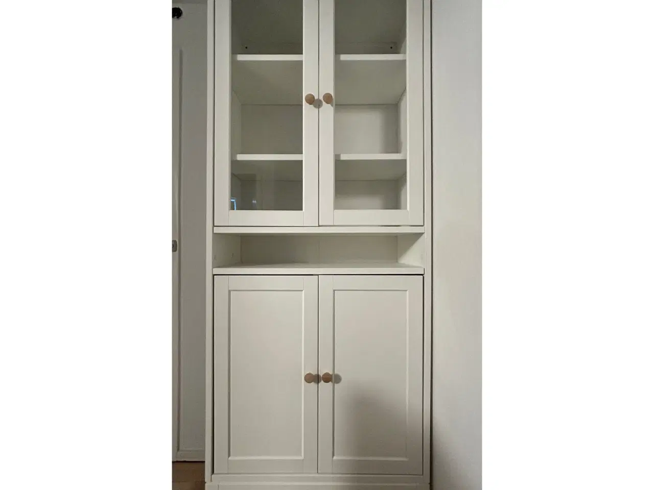 Billede 2 - IKEA HEMNES Vitrineskab