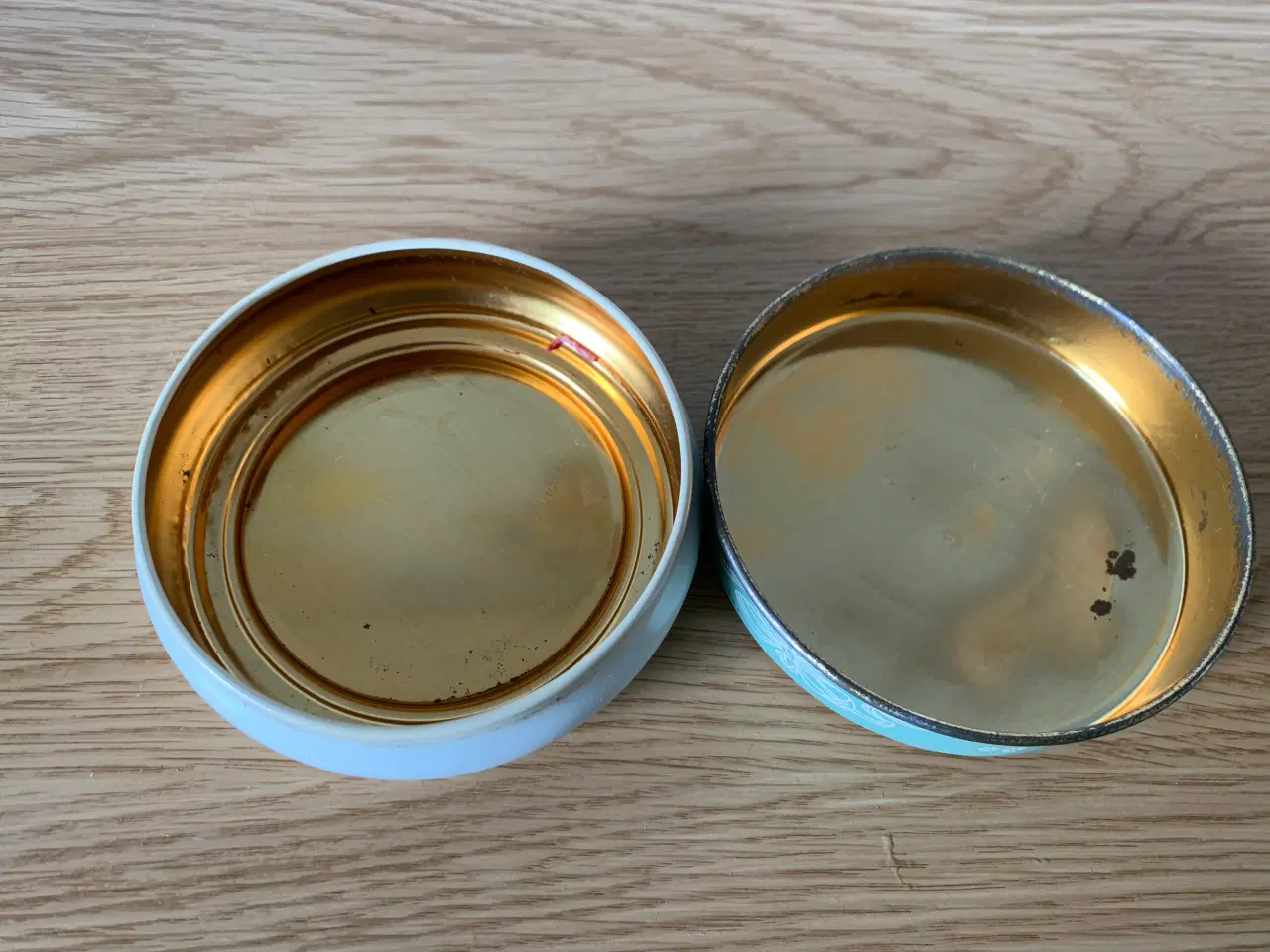 Billede 5 - Rund gammel dåse med et billede af en jagtscene