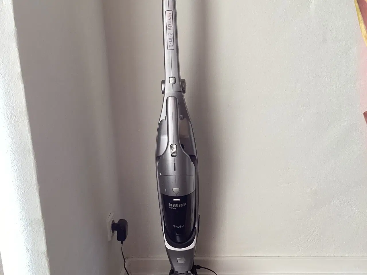 Billede 1 - Nilfisk handy 2-in-1 støvsuger, ledningsfri.