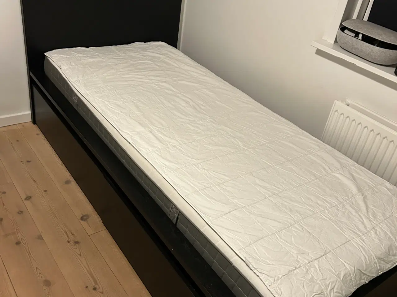 Billede 1 - Sengestel IKEA Malm, sort træ 90x200