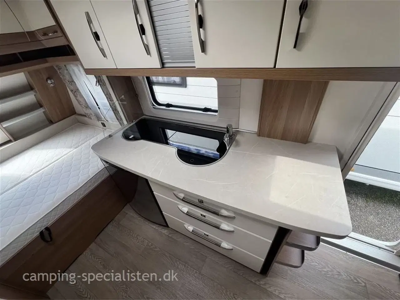 Billede 6 - 2021 - Hobby De Luxe 440 SF   2021 Hobby 440 SF De Luxe med vildt udstyr - se den nu hos Camping-Specialisten.dk