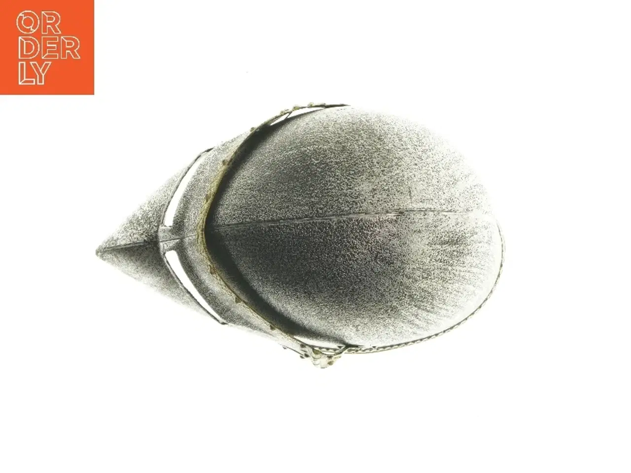 Billede 4 - Gammel ridderhjelm i plast (str. 25,5 cm)