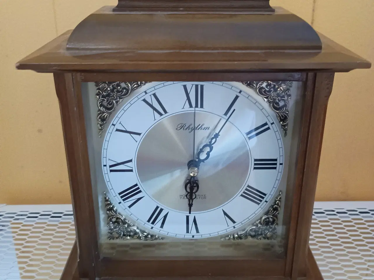 Billede 1 - Ur i gammel stil. 