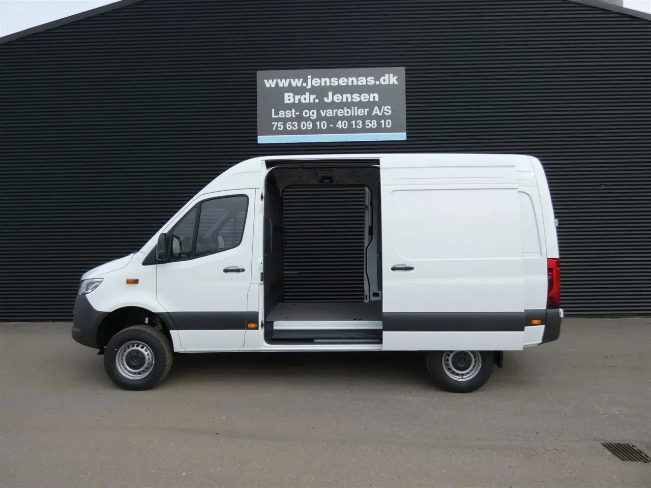 Billede 3 - Mercedes-Benz Sprinter 319 2,0 CDI A2 4X4 9G-Tronic 190HK Van 9g Aut.