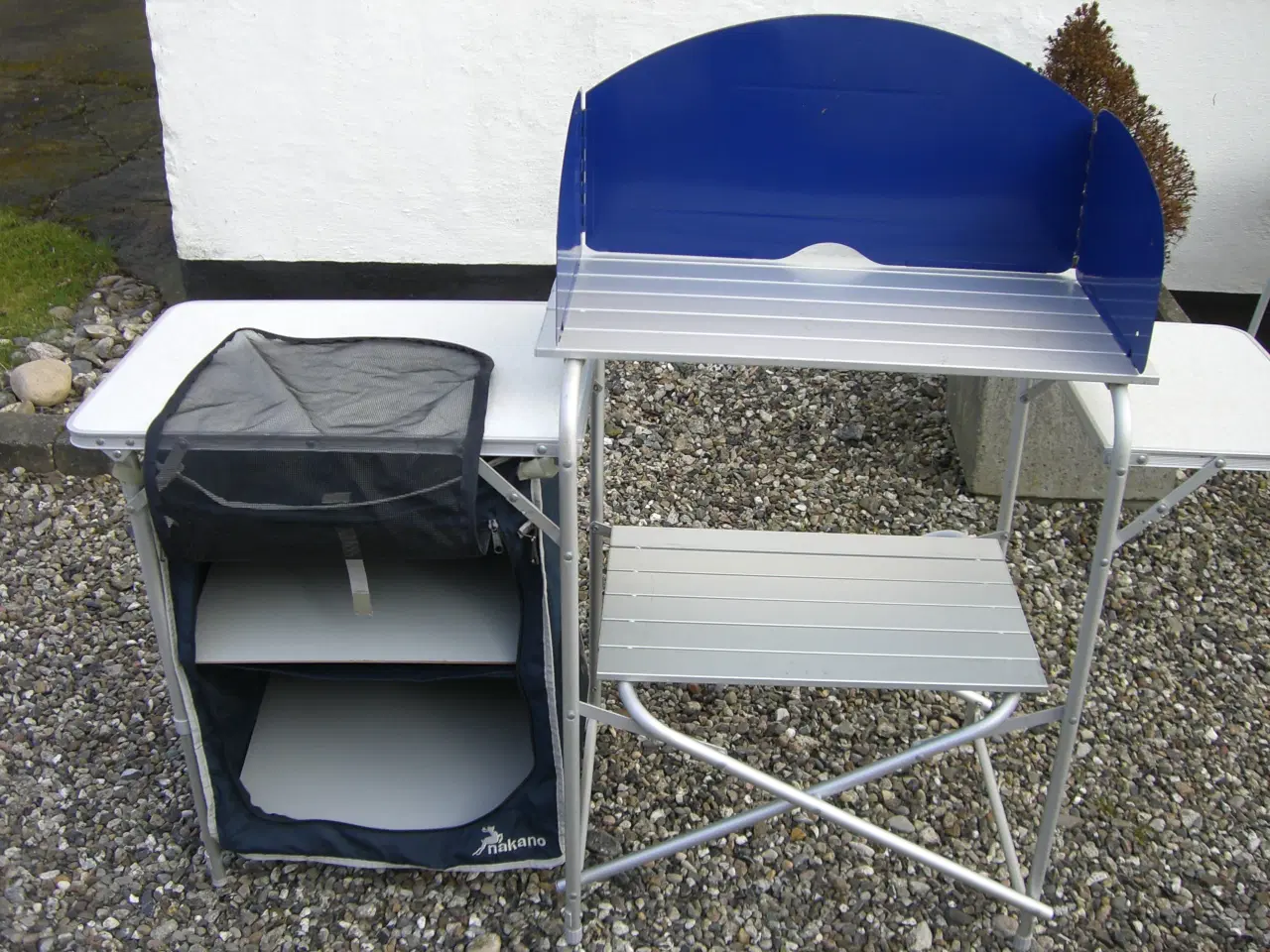 Billede 1 - Camping køkkenbord med skab og læskærm. Foldbar.