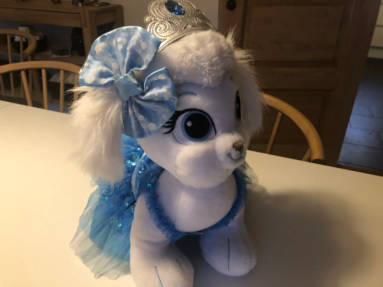 Billede 8 - Flot BuildABear bamse i hvid med blåt tøj