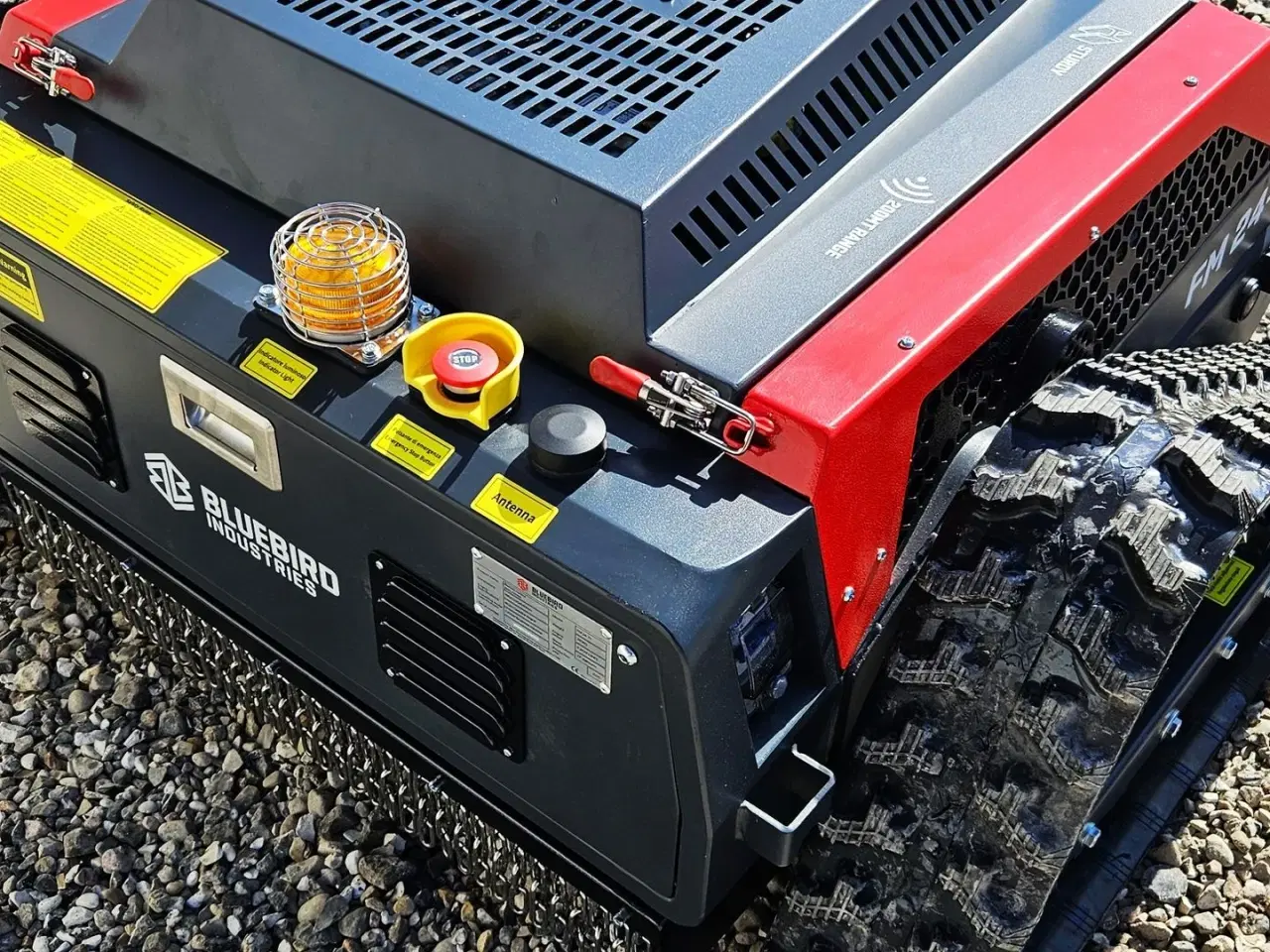 Billede 2 - Bluebird FM 24-70 / fjernstyret skråningsklipper / fabriksny