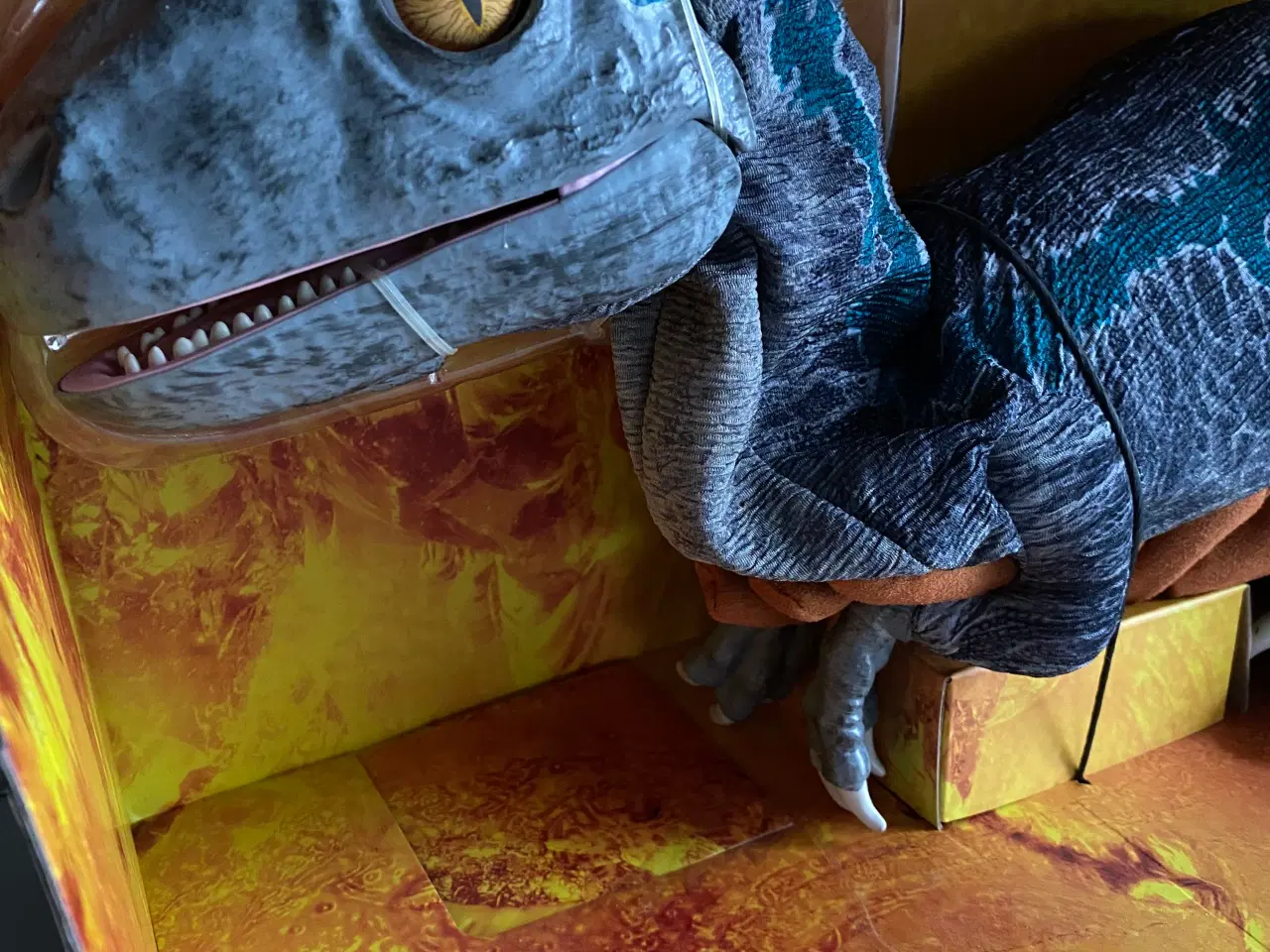 Billede 2 - Jurassic world real baby- blue