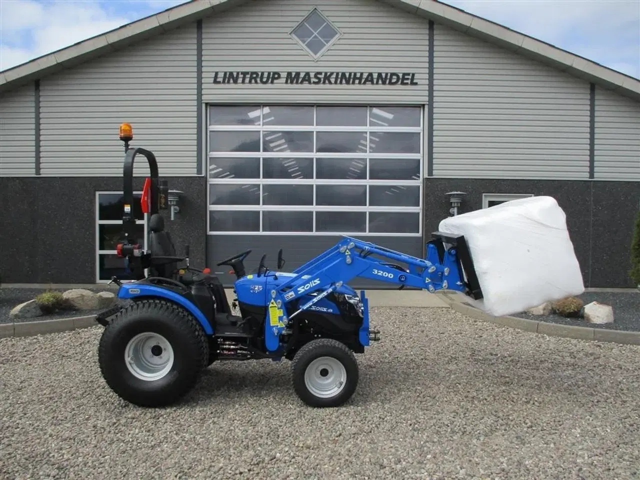 Billede 3 - Solis 26 HST med fuldhydraulisk frontlæsser på