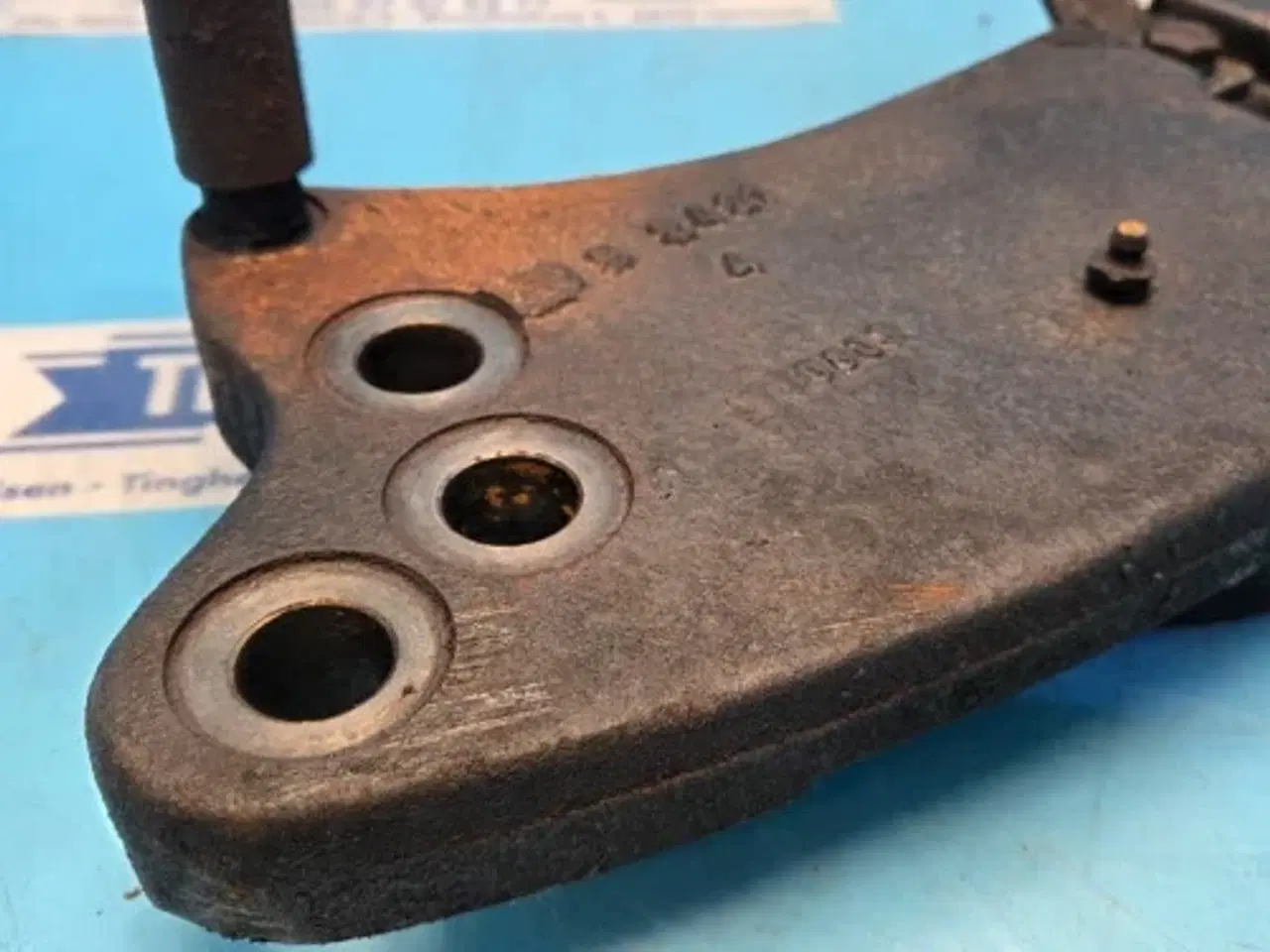 Billede 14 - New Holland LB110 Fastsplændingsplade 85803617