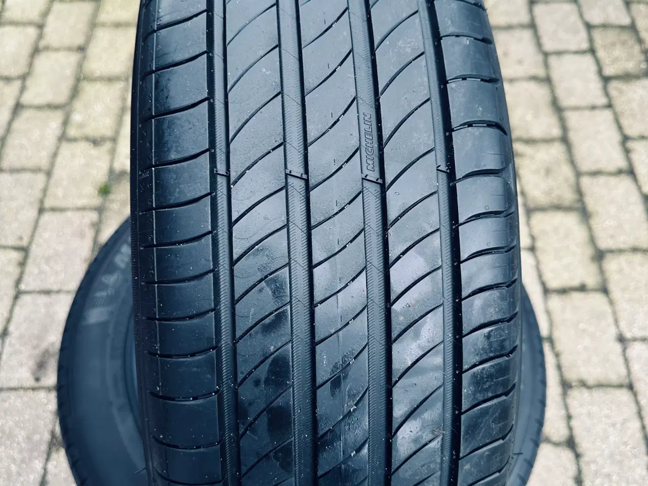 Billede 2 - Michelin sommerdæk, str. 215/55 R17