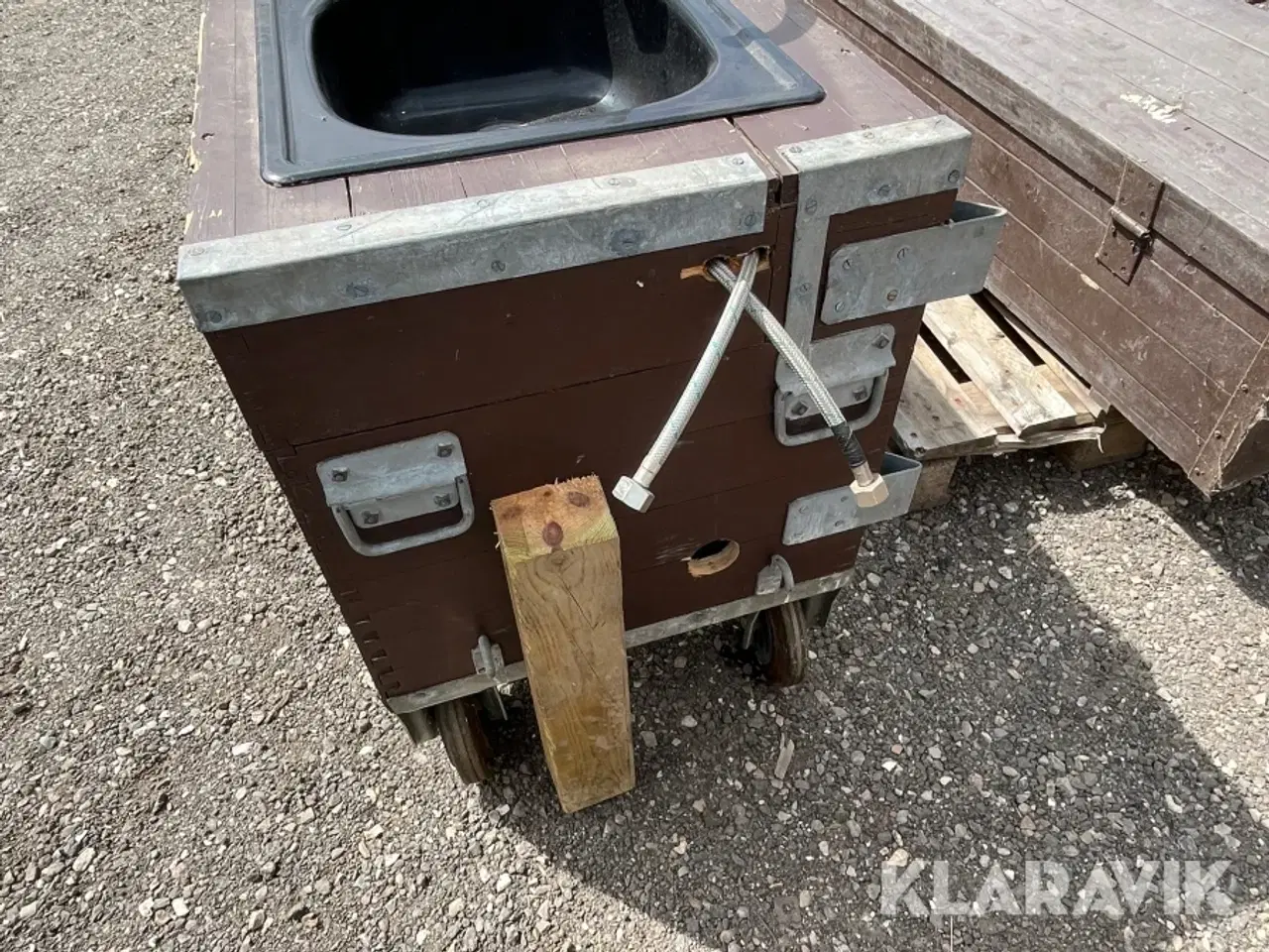 Billede 10 - Køkken med kiste