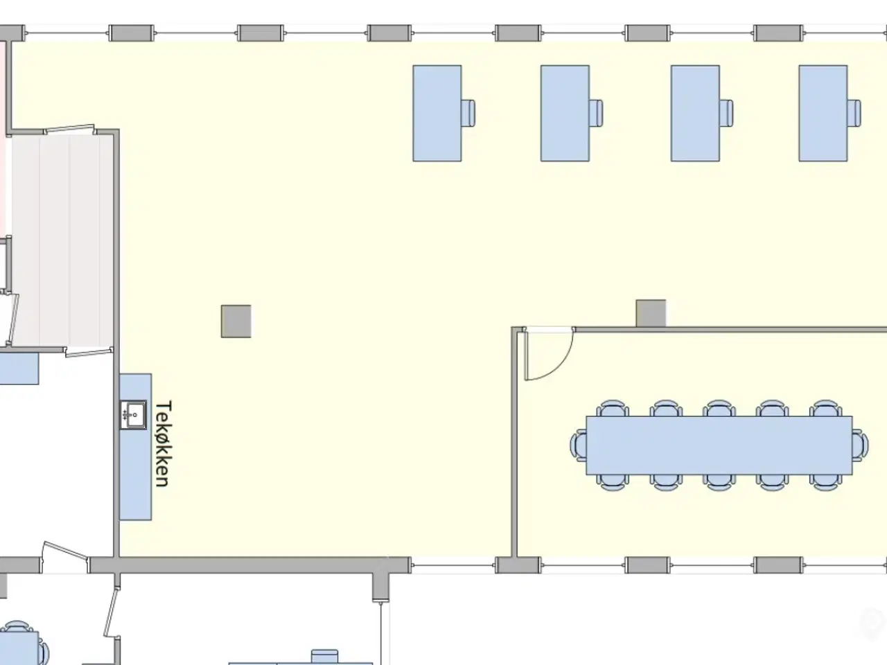 Billede 11 - Kontor i gammel fabrik - Totalrenoveret – 201 kvm - Parkeringsplads lige bag ejendommen.