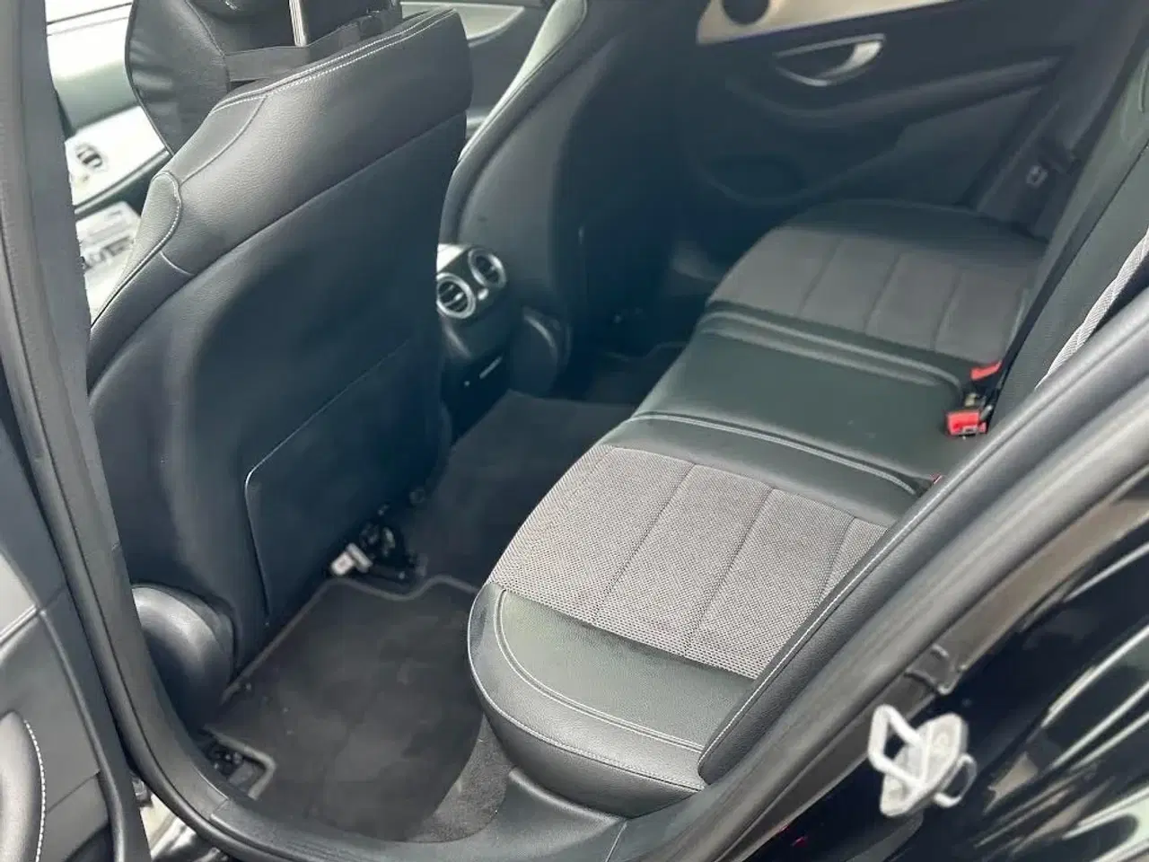 Billede 9 - Mercedes E220 d 2,0 AMG Line stc. aut.