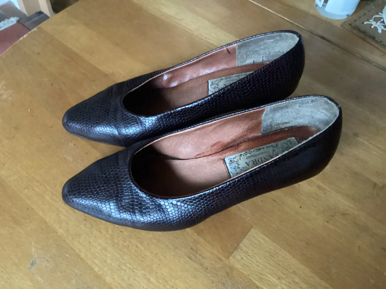 Billede 3 - 2 Par Dame sko. Str. 38. Sølv farvet  Brun