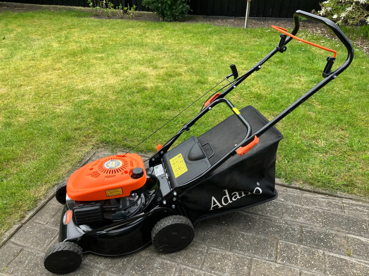 Billede 1 - Plæneklipper ADANO 131CC