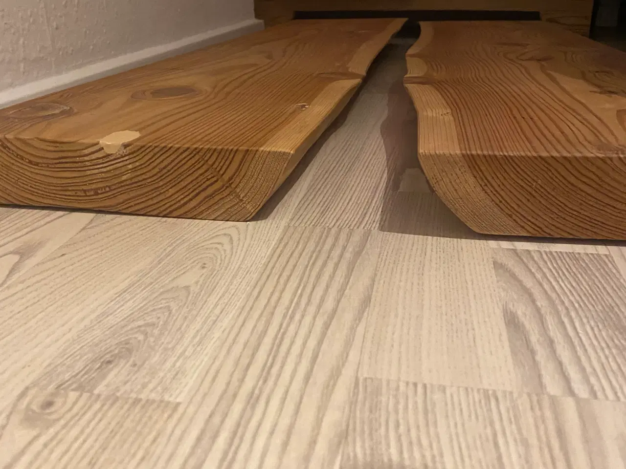 Billede 2 - Hylder i massiv træ